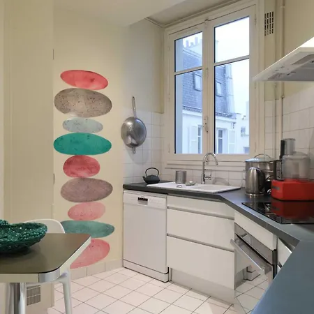 Charm Fireplace - Place Republique Apartman *