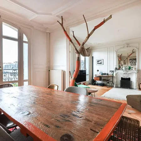Charm Fireplace - Place Republique
