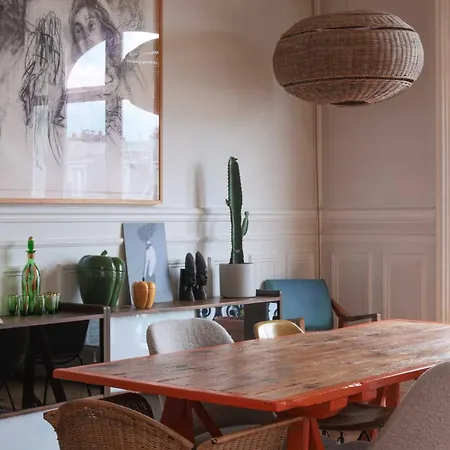 Charm Fireplace - Place Republique Apartman *