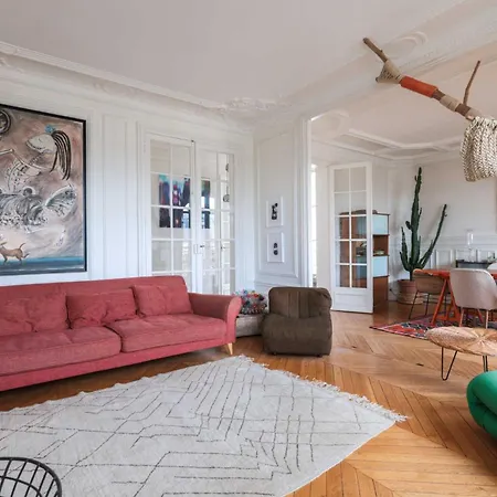Charm Fireplace - Place Republique Apartman